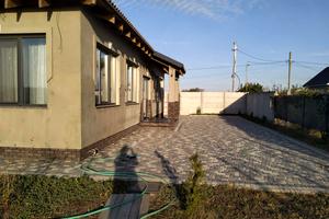 дом по адресу п. Светлое, Вулиця Коммунальная