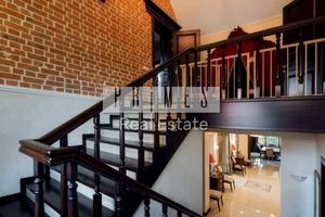 будинок за адресою Центральна вул., 7