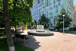 комерційна за адресою Регенераторна вул., 4 к6