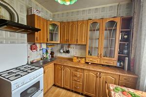 квартира за адресою Каштанова вул., 8