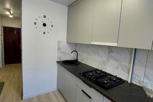 квартира за адресою Тролейбусна вул., 5