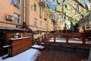 комерційна за адресою Софіївська вул., 8