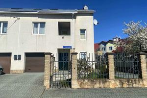 будинок за адресою Будівельників вул., 10