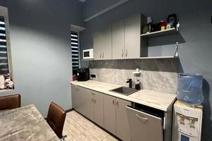комерційна за адресою Зоопаркова вул., 8в