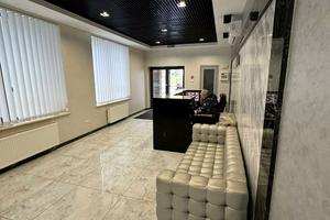 комерційна за адресою Красилівська вул., 5