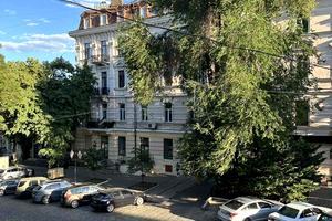 квартира за адресою Дерибасівська вул., 10