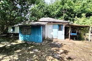 участок по адресу Колгоспна