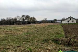 участок по адресу Лесі Українки