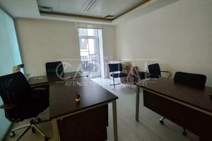 комерційна за адресою Воздвиженська вул., 56