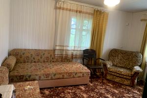 будинок за адресою Головна