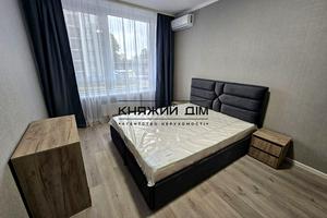 квартира за адресою Причальна вул., 14
