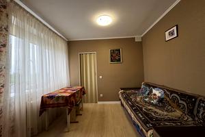 квартира за адресою Курсанта Єськова вул., 26