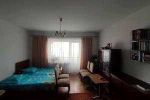 квартира за адресою Наддніпрянський просп. (50 років СРСР), 1В