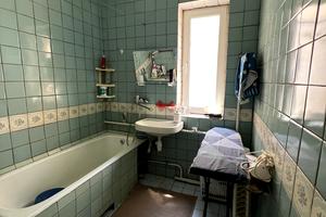 будинок за адресою Романа Шухевича вул.