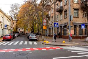 комерційна за адресою Князів Острозьких вул. (Московська), 5/2а