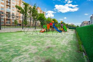 комерційна за адресою Метрологічна вул., 56