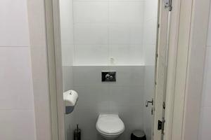 комерційна за адресою Кловський узвіз (Кловський), 7