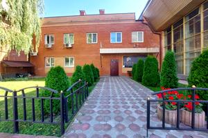 коммерческая по адресу Виставкова, 1