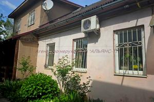 комерційна за адресою Корятовича пл., 15