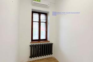 комерційна за адресою Виконкомівська вул., 10