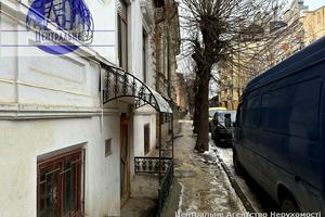 комерційна за адресою Конституційна вул. (28 Червня), 55