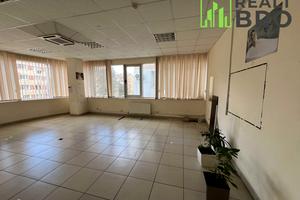 коммерческая по адресу Заречанская ул., 1