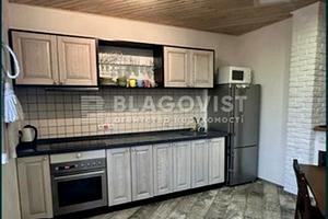 комерційна за адресою Володимирська вул., 45