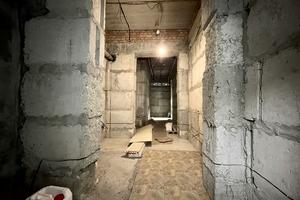 комерційна за адресою Володимира Івасюка вул., 11