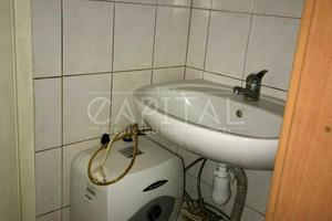 комерційна за адресою Дмитрівська вул., 44б