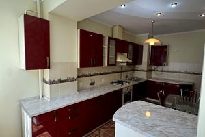 квартира по адресу Строителей ул., 30