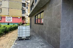 комерційна за адресою Ревуцького вул., 35а