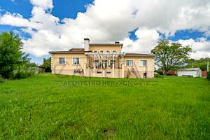 будинок за адресою Центральна, 2