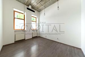 комерційна за адресою Воздвиженська вул., 48