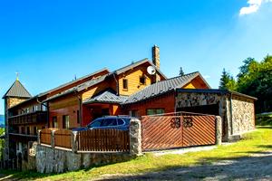 коммерческая по адресу Устияновича вул., 1