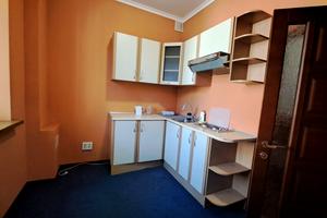 комерційна за адресою Незалежності вул., 18а