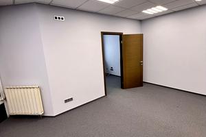 комерційна за адресою Левка Лук'яненка вул. (Маршала Тимошенка), 21к3