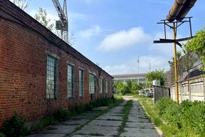 комерційна за адресою Симона Петлюри вул., 8