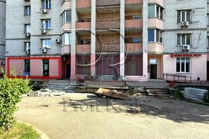 комерційна за адресою Анни Ахматової вул., 31