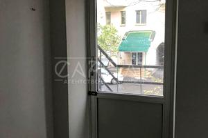 комерційна за адресою Дмитрівська вул., 44б