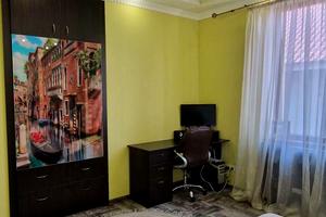 будинок за адресою смт. Авангард, Нижня, 6