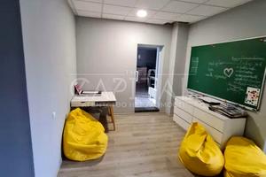 комерційна за адресою Дмитрівська вул., 80