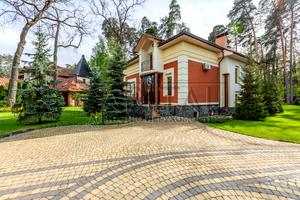 будинок за адресою Курортна вул., 9