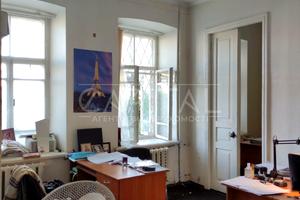 комерційна за адресою Юрківська вул., 37