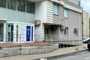 комерційна за адресою Леся Курбаса просп., 7-Б