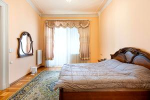 квартира за адресою Героїв Майдану, 8