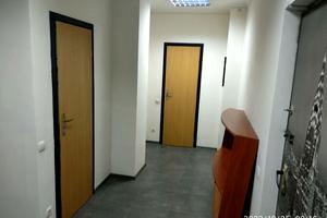 комерційна за адресою Раїси Окіпної вул., 8