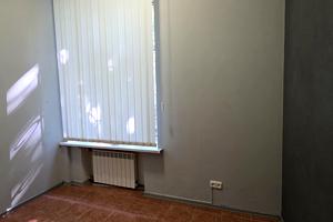 комерційна за адресою Кловський узвіз, 4