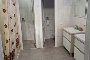 комерційна за адресою Миру вул., 11