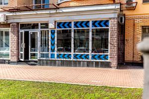 комерційна за адресою Володимира Івасюка просп. (Героїв Сталінграду), 8