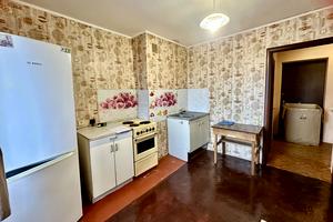 квартира за адресою Михайла Лушпи просп., 40